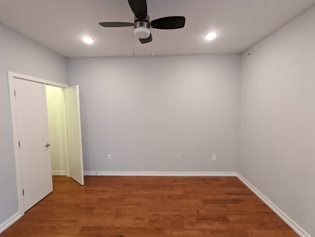 Photo - 411 N 41st St Unit 3F