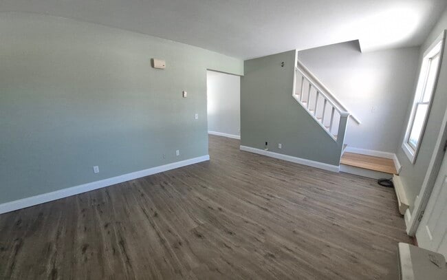 Building Photo - 128 Mayo Rd Unit F