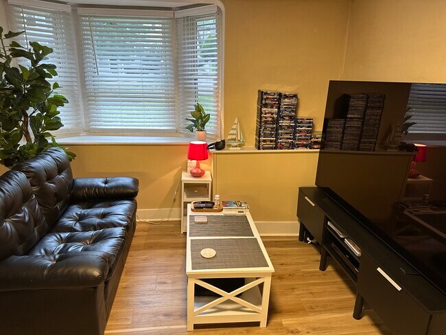 Photo - 31 State St Unit B