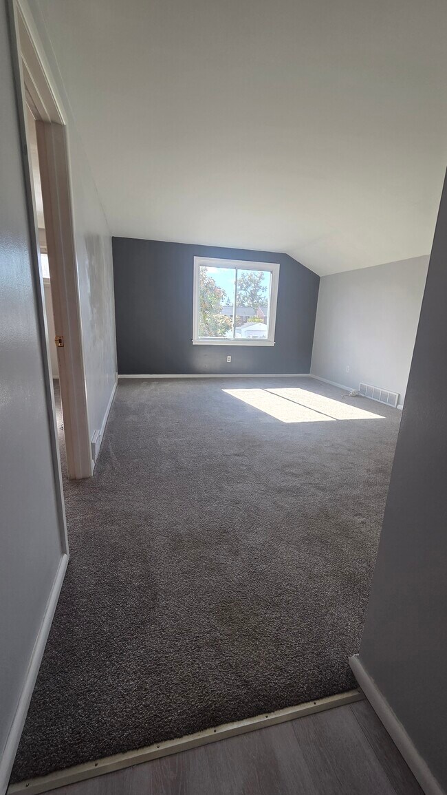 Photo - 247 School St Unit 2 upper