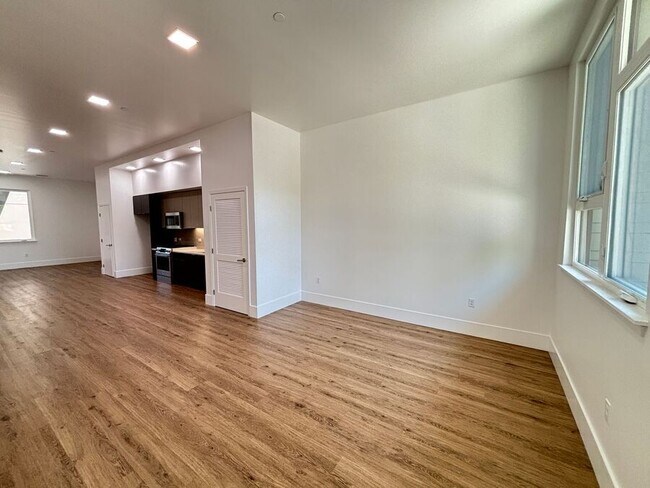 Photo - 1549 32nd St Unit 106