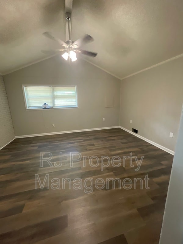 Photo - 9154 Haleville St