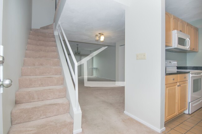 HOT ALLSTON LISTING!!!! - HOT ALLSTON LISTING!!!! Casa Adosada