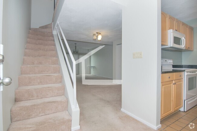 Building Photo - HOT ALLSTON LISTING!!!! Rental