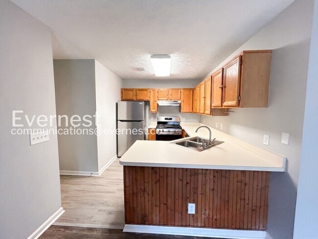 Photo - 1336 Yorkshire Ln