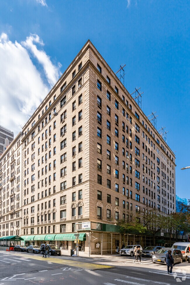 Photo - 14-30 E 90th St