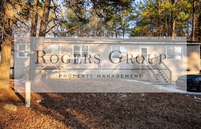 Building Photo - #233 - 100-102 Holly Ct Duplex Unit 102 Holly Ct