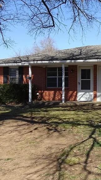 Building Photo - 2227 Donna Dr