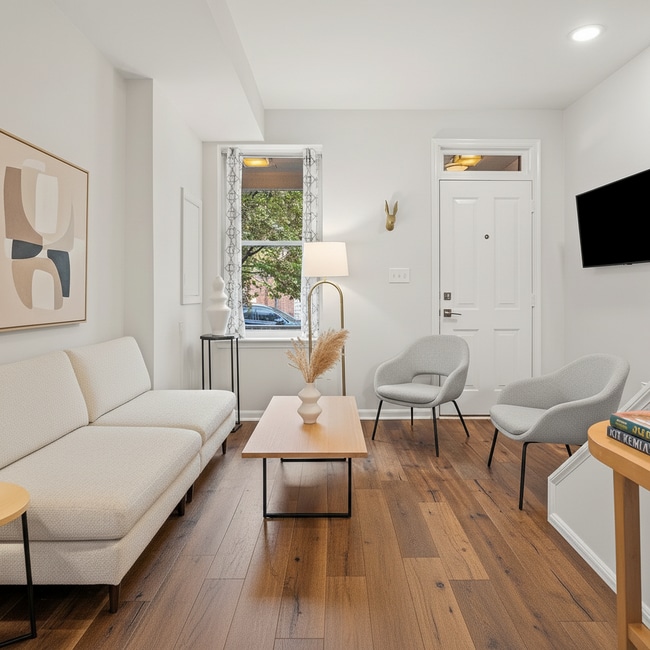 Photo - 424 Oakdale Pl NW