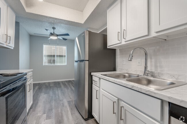 1BR, 1BA - 674SF | A3 - The Borough