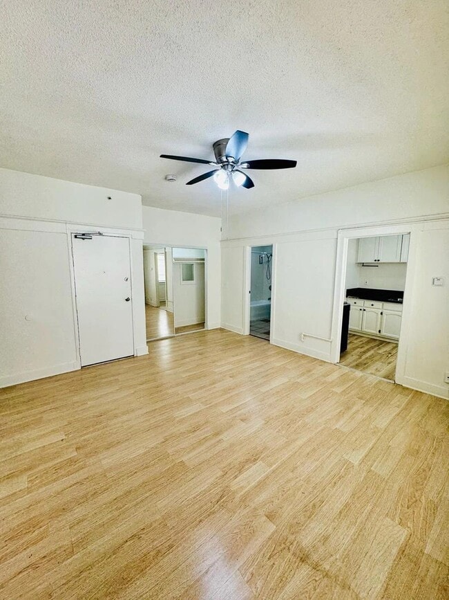 Photo - 984 S. Oxford Avenue,