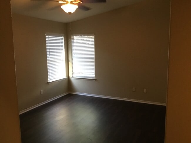 Photo - 1504 Kenwood Ct NW