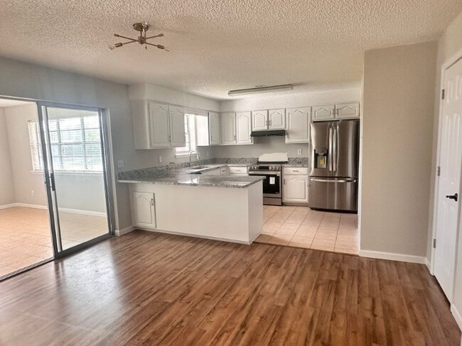 Photo - 2406 SW 16th St