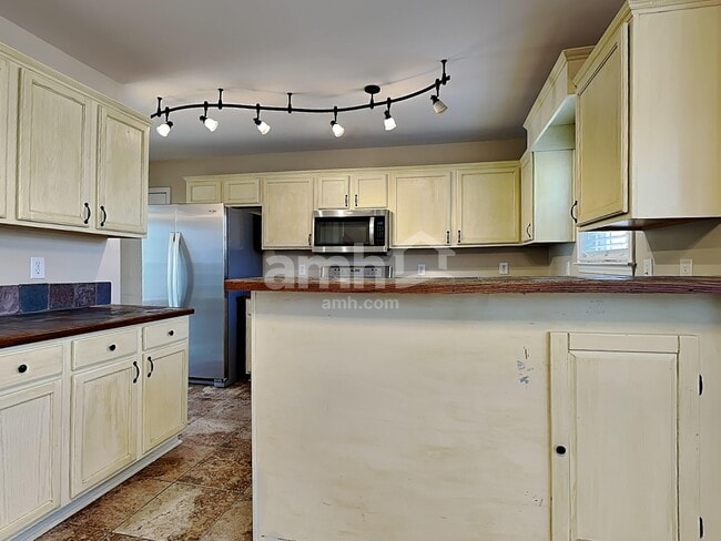 Photo - 6300 Willowdell Dr