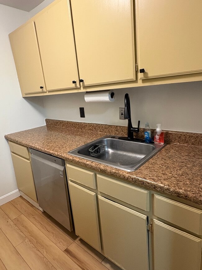 Photo - 392 S Main St Unit 392 South Main