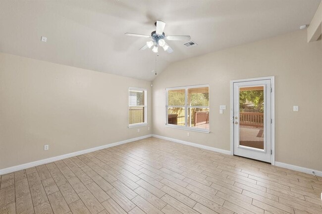 Photo - 10409 Yellowstone Dr