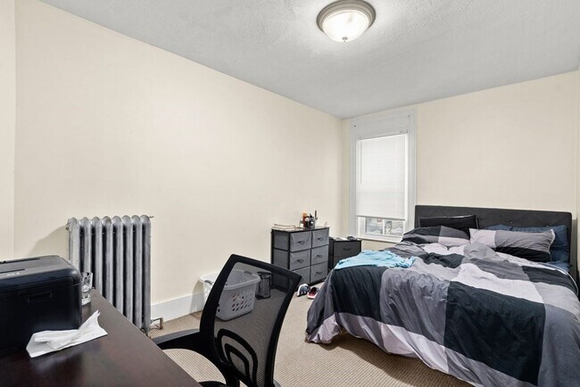 Photo - 1.5 BD 1st floor Brighton Center