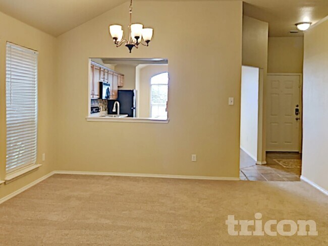 Photo - 532 Caravan Dr