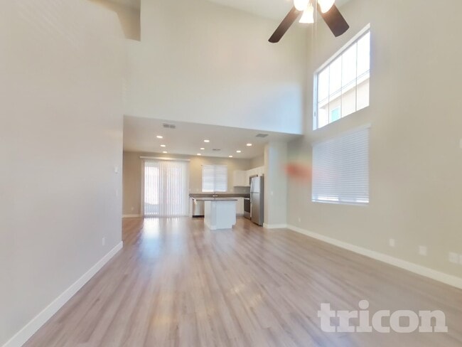 Photo - 2630 E Danbury Rd