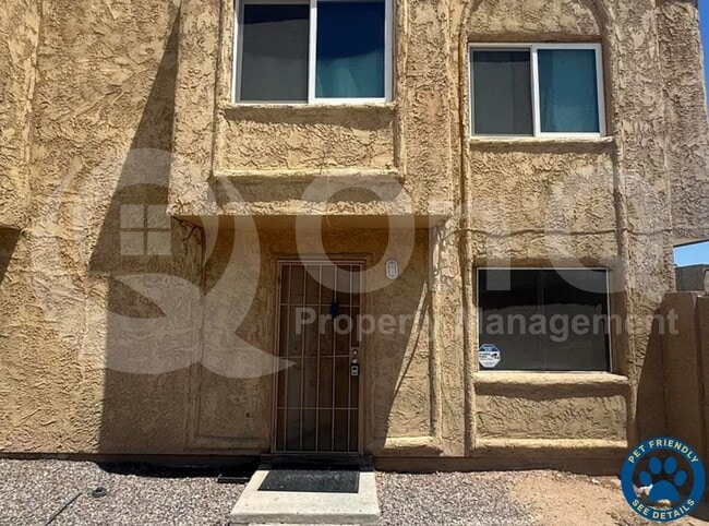 Building Photo - 4462 E Pueblo Ave Rental