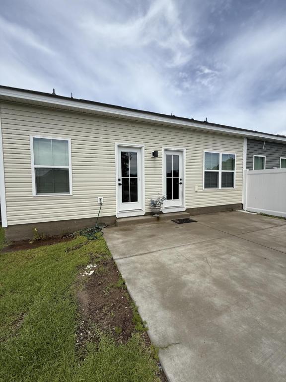 Photo - 331 Golan Cir