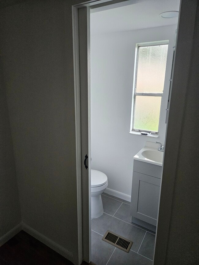 Newly Redone Bath - 4221 Norcrest Ln