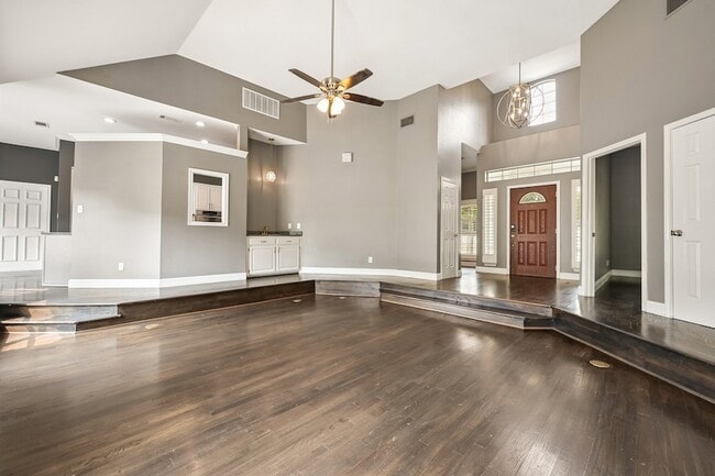 1380 Meandro Ria Ln