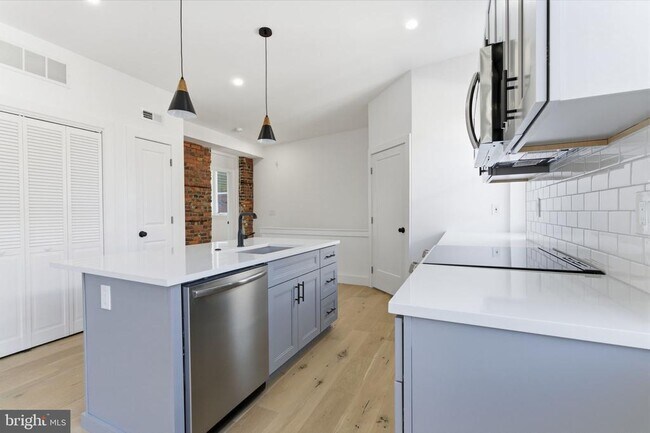 Photo - 2724 E Somerset St Unit 2