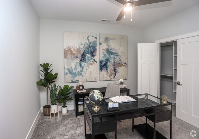 2BR, 2BA - 975 SF