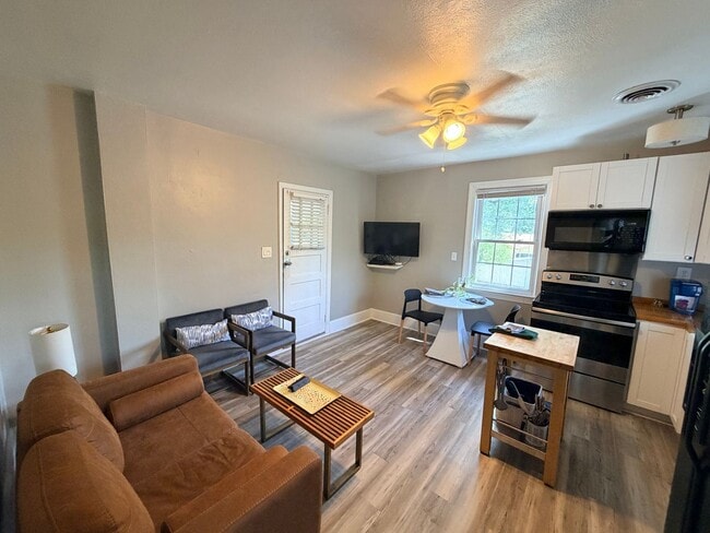 Photo - Midtown Bungalow Unit Midtown Bungalow 4
