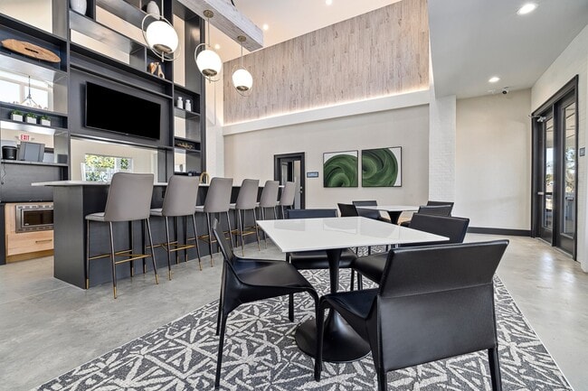 Elevate White Oak