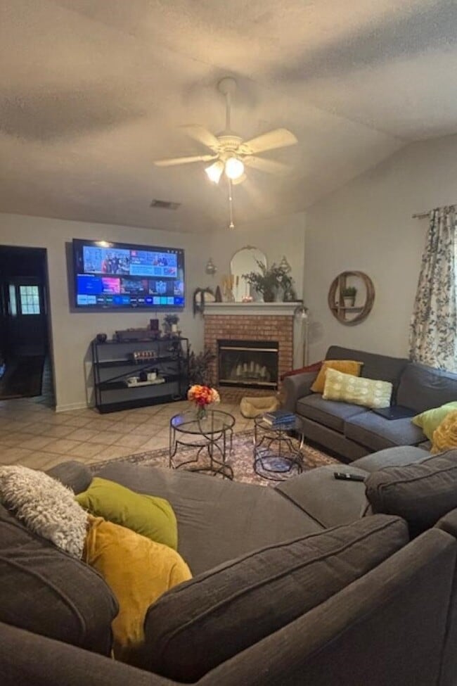 Photo - 1989 Gina Dr