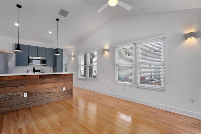 Photo - 4004 Avenue C