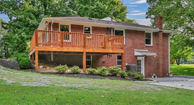 Photo - 613 Channell Dr