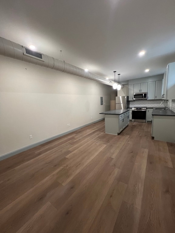 Photo - 160 Seabury St Unit 1