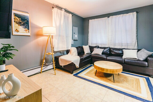 13 Decatur Ave Unidad C