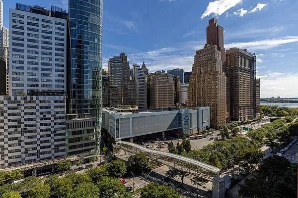 200 Rector Pl Unit 21J