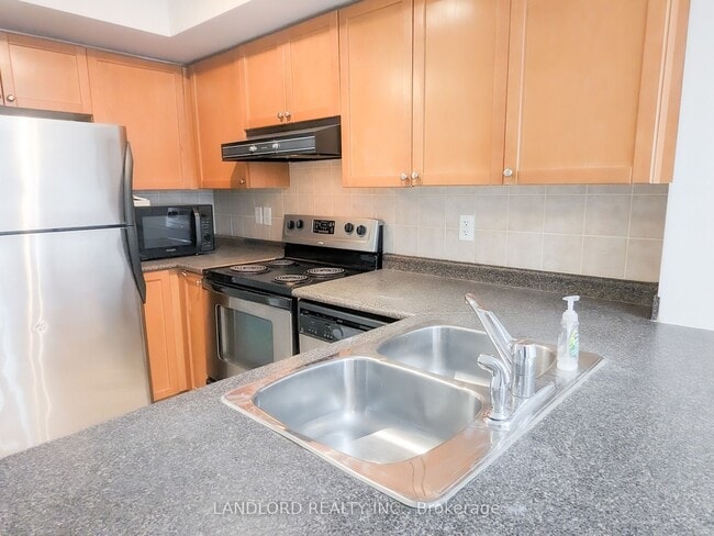 Photo - 65 Turntable Crescent