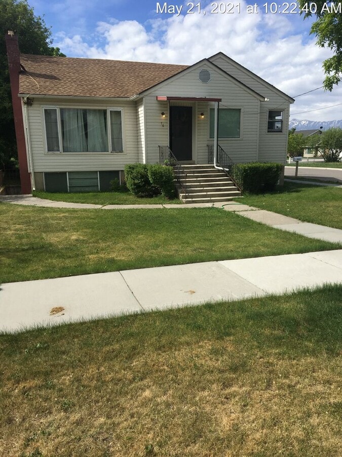 2 br house, on corner lot! Available in December - 2 br house, on corner lot! Available in December