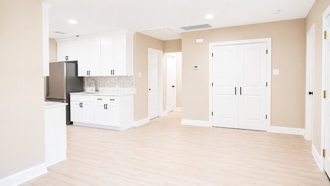 1206 Pinewood Ln