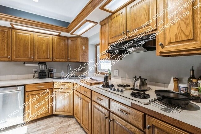 Photo - 3915 69th St