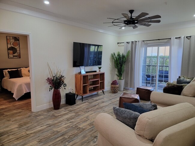 Building Photo - 4333 Bayside Village Dr Unit #114 Rental