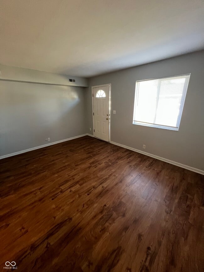 Photo - 318 N Clark St Unit 7