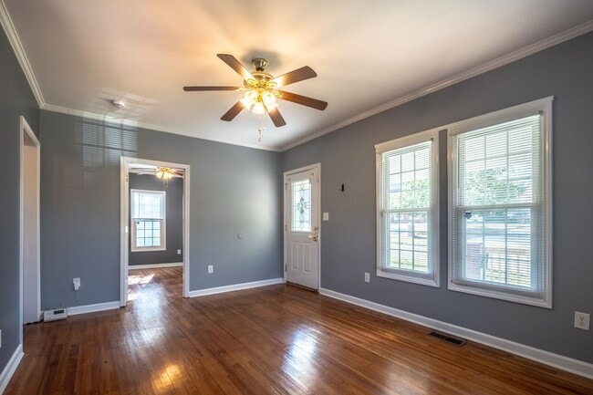 Photo - Cute home in Burlington with a fenced in b...