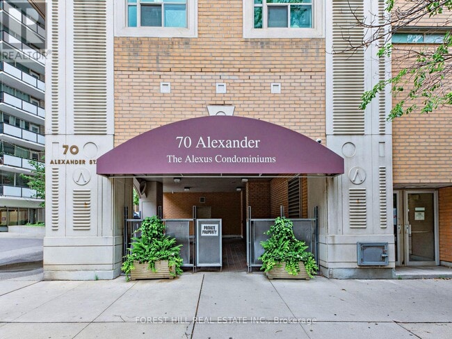 Photo - 70 Alexander St Unit 804