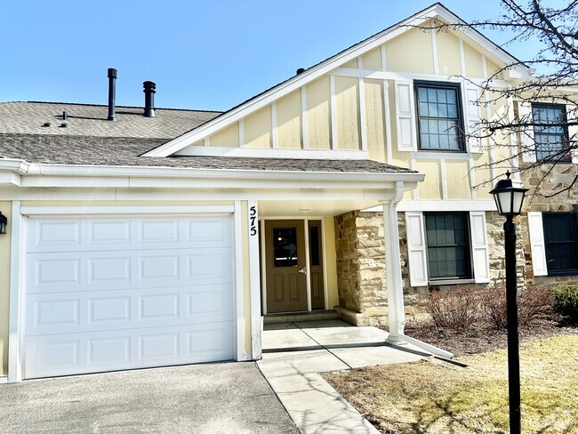 Building Photo - 575 Greystone Ln Rental