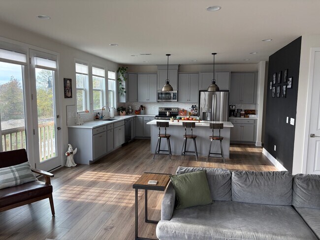 Photo - 5105 Carters Xing Ave