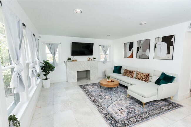 Photo - 1629 Bonnie Brae St