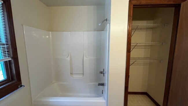 Photo - 4212 Menga Dr Unit 4