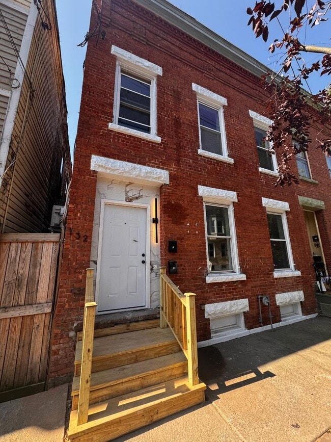 Building Photo - 132 4th Ave Rental